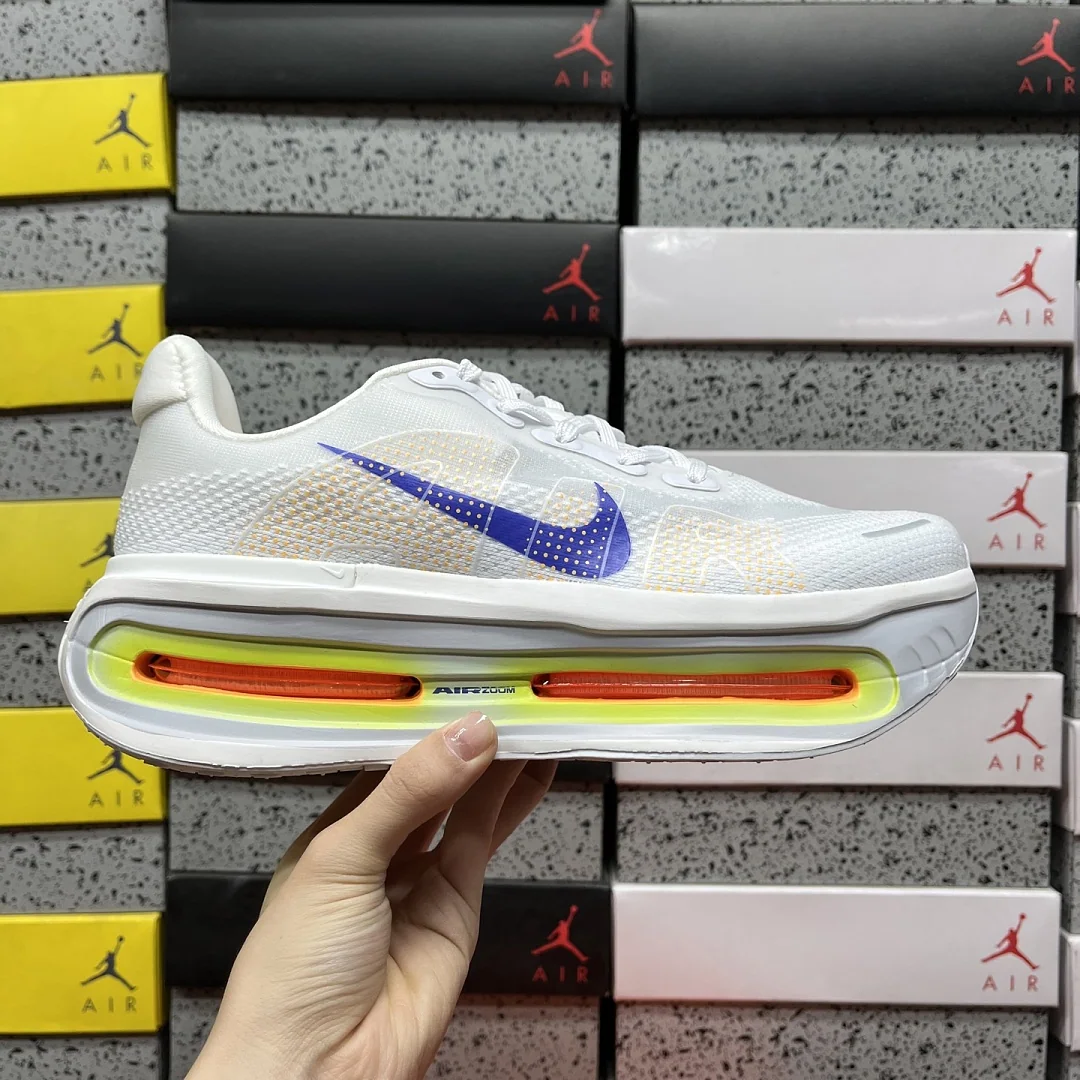 나이키 [CG] 보메로 프리미엄 HQ2050-101 202004 Nike Vomero Premium White Lapis Total Orange 상세 이미지 4