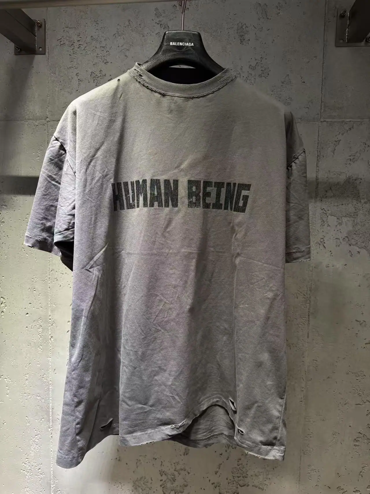 발렌시아가 여성 반팔 티셔츠 142627