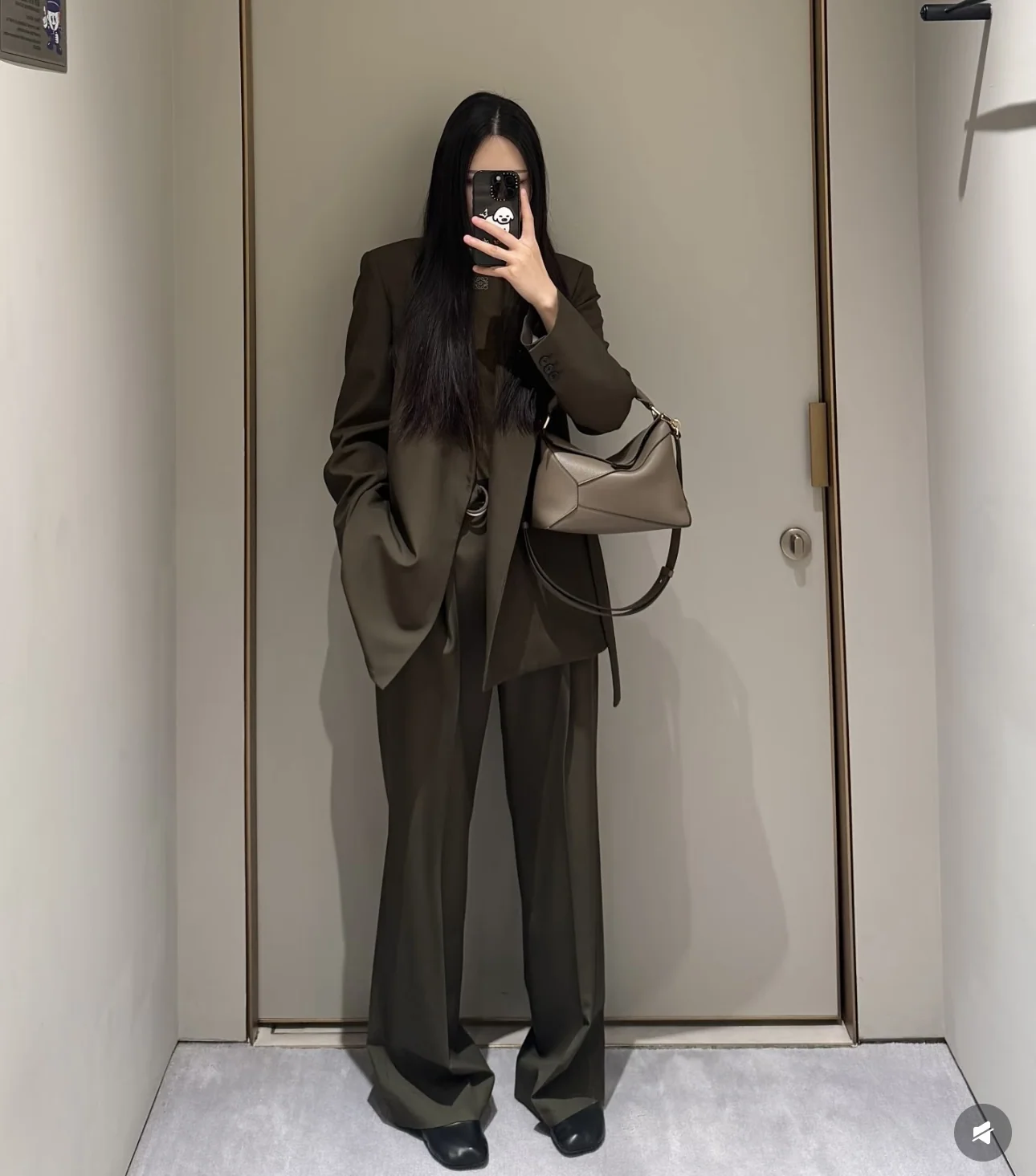 로에베 슬림핏 블랙 수트 세트 상세 이미지 9