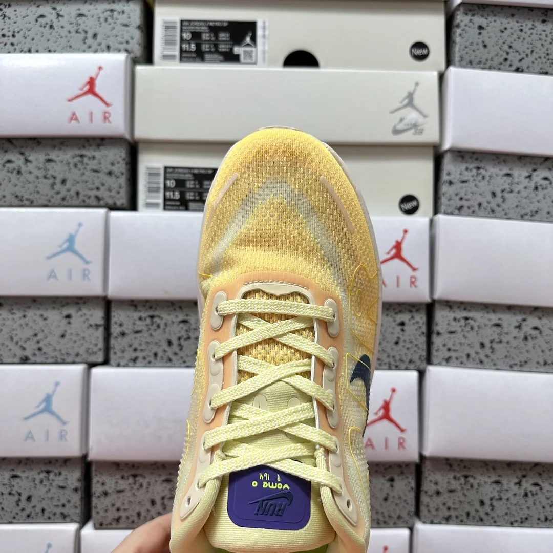 나이키 [5A] 보메로 프리미엄 옐로우 HQ2050-701 201637 Nike Vomero Premium Alabaster 상세 이미지 10