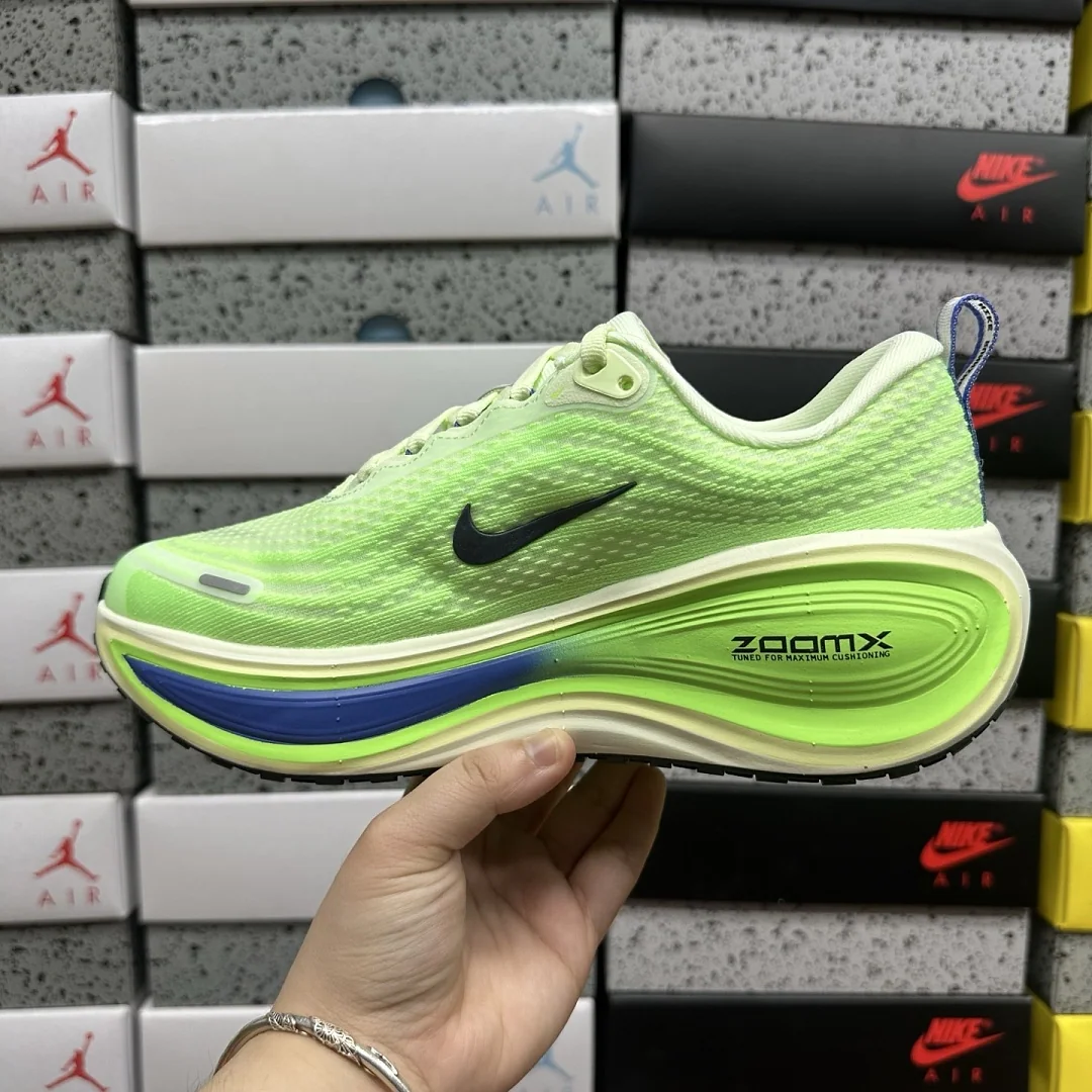 나이키 [XY] 보메로 플러스 HV8150-702 201687 Nike Vomero Plus Volt Tint Lime Blast 상세 이미지 2