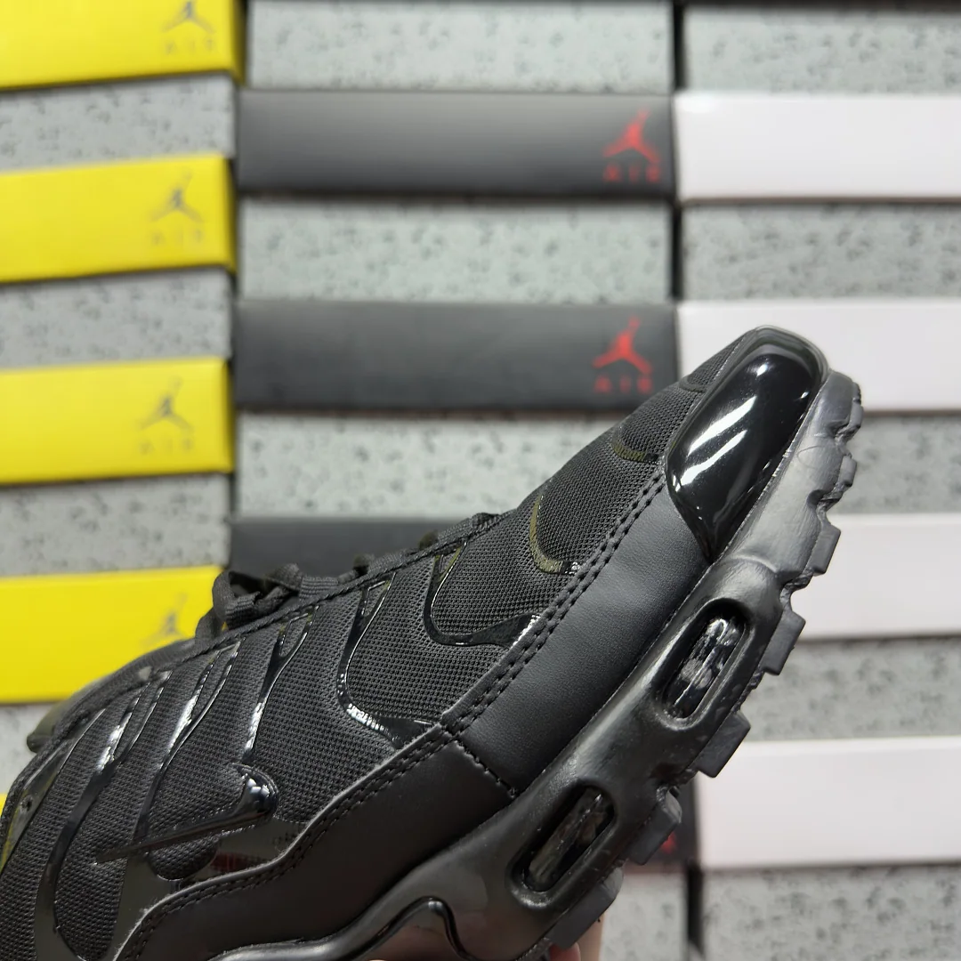 나이키 [BD] 에어 맥스 플러스 604133-050 201846 Nike Air Max Plus Triple Black 상세 이미지 3