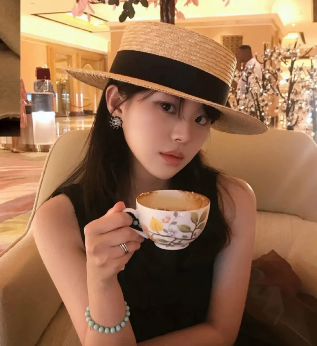 샤넬 가죽 스터드 귀걸이 상세 이미지 2