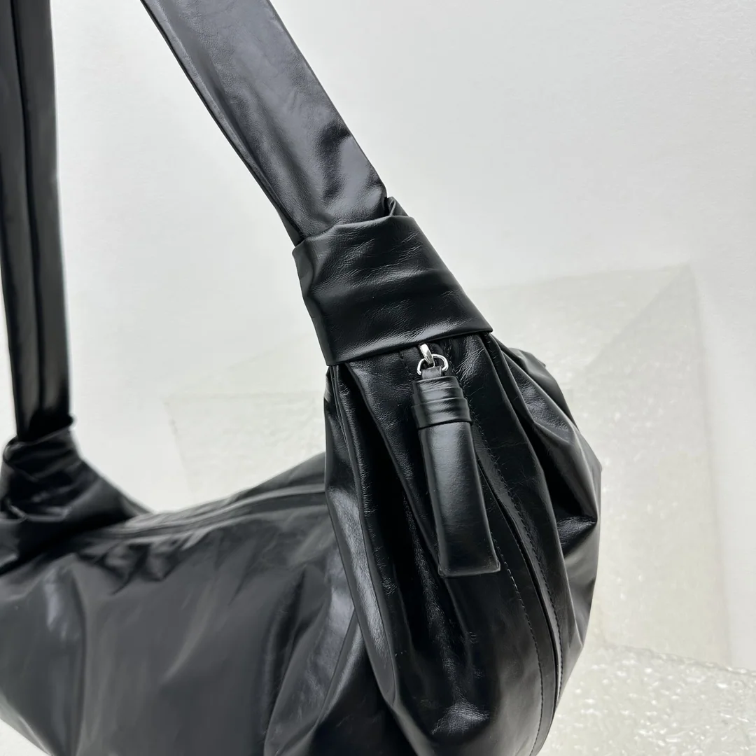 르메르 크루아상 페이퍼 레더 숄더백 라지 블랙 상세 이미지 5