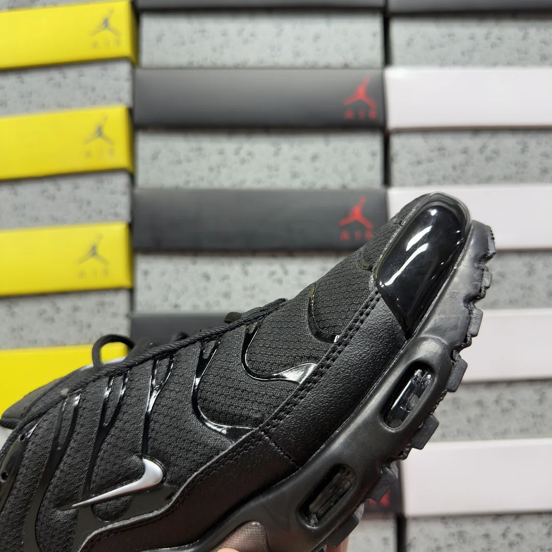 나이키 [BD] 에어 맥스 플러스 DX8971-001 201857 Nike Air Max Plus Mini Swoosh Black Silver 상세 이미지 3