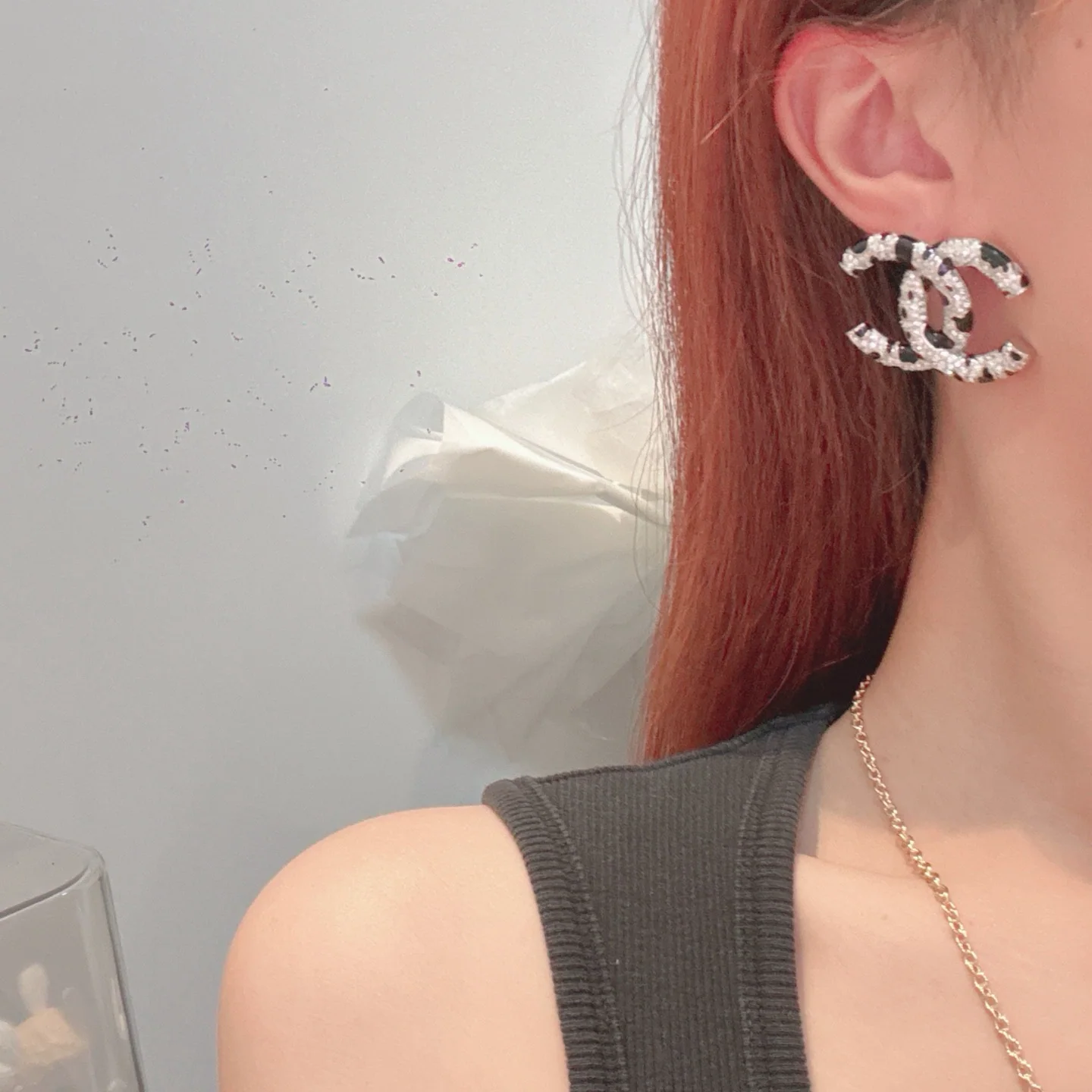 샤넬 더블 C 에나멜 귀걸이 149358