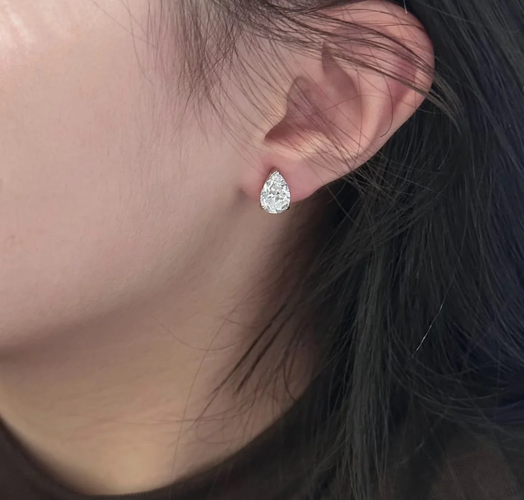 그라프 5 캐럿 티어드롭 스털링 실버 귀걸이 상세 이미지 5