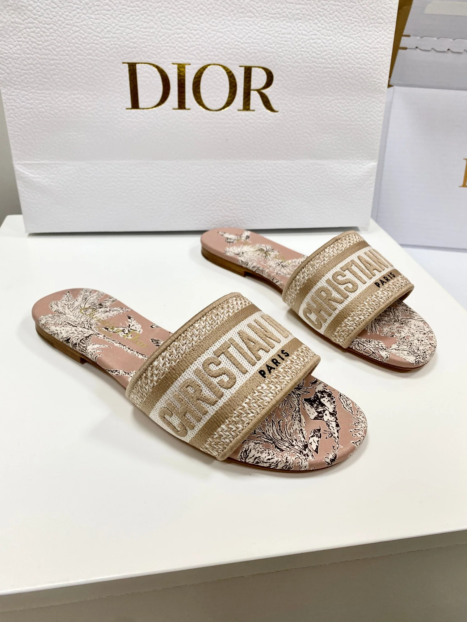 디올 Dway 코튼 자수 힐 샌달 상세 이미지 3