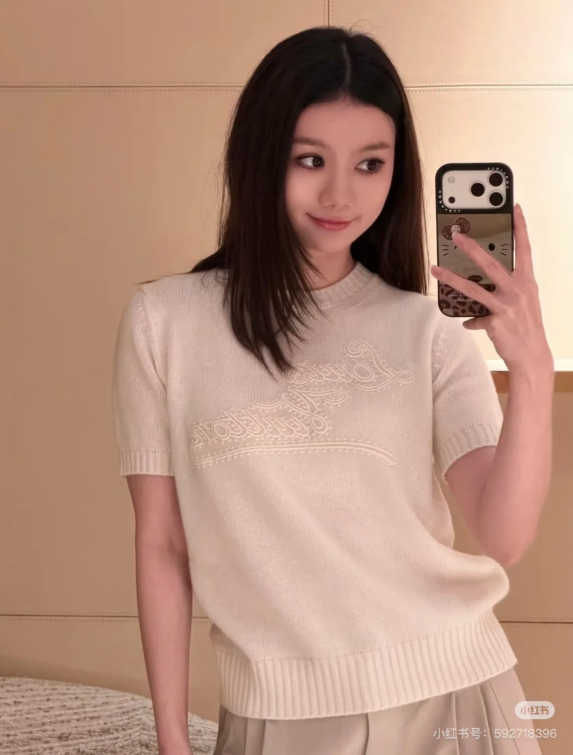 루이비통 자수 캐시미어 니트 반팔 티셔츠 상세 이미지 4