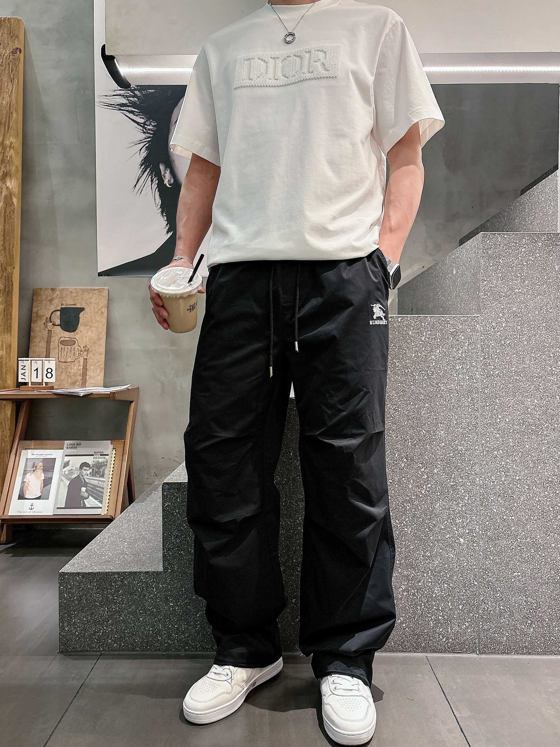 버버리 클래식 로고 남성 바지 상세 이미지 12