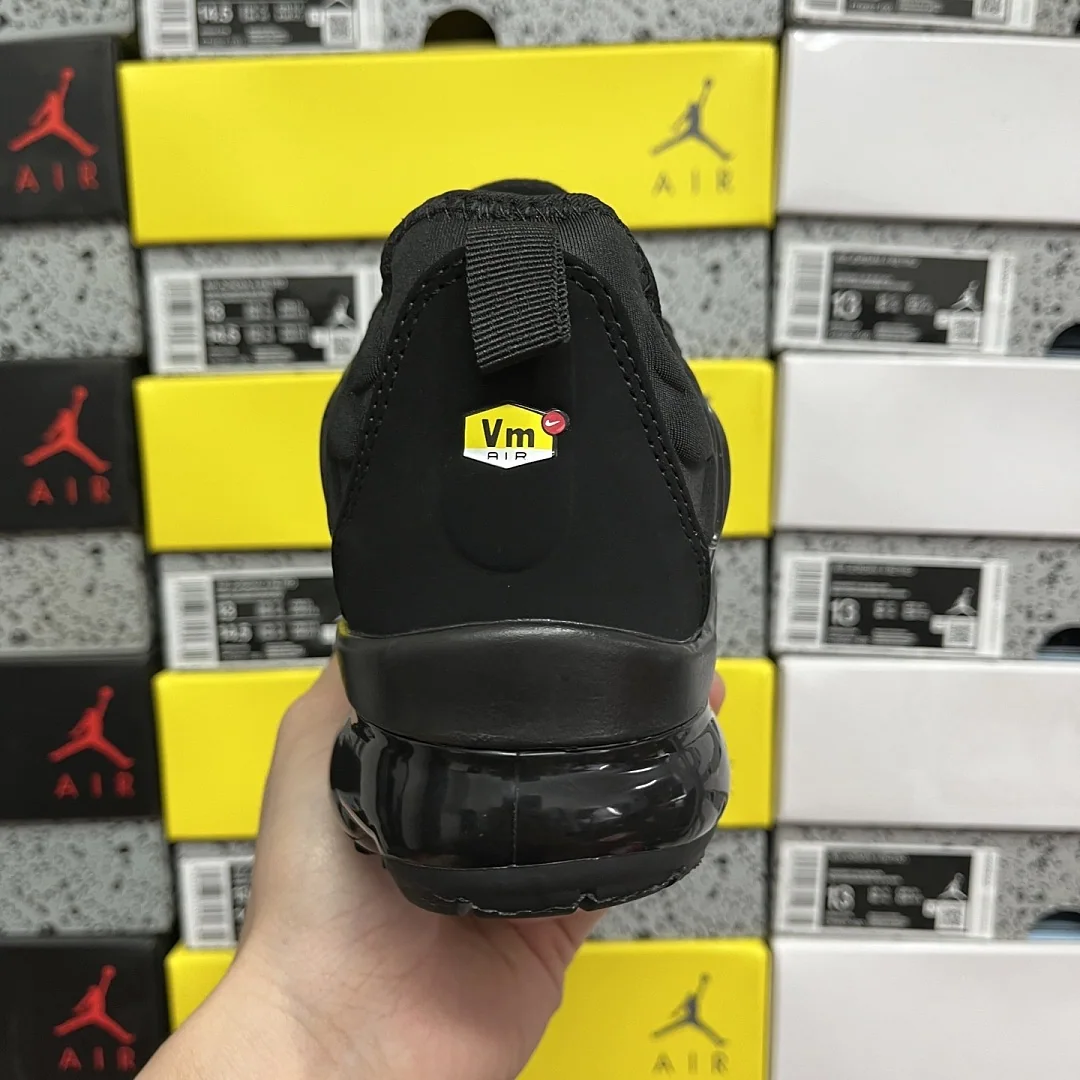 나이키 [OT] 에어 베이퍼맥스 플러스 924453-004 201566 Nike Air VaporMax Plus Triple Black 상세 이미지 2