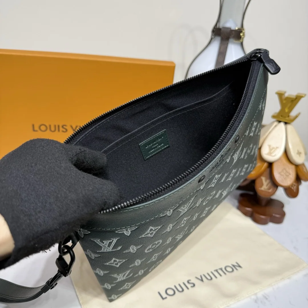 루이비통 포쉐트 투 고 클러치백 M81570 상세 이미지 9