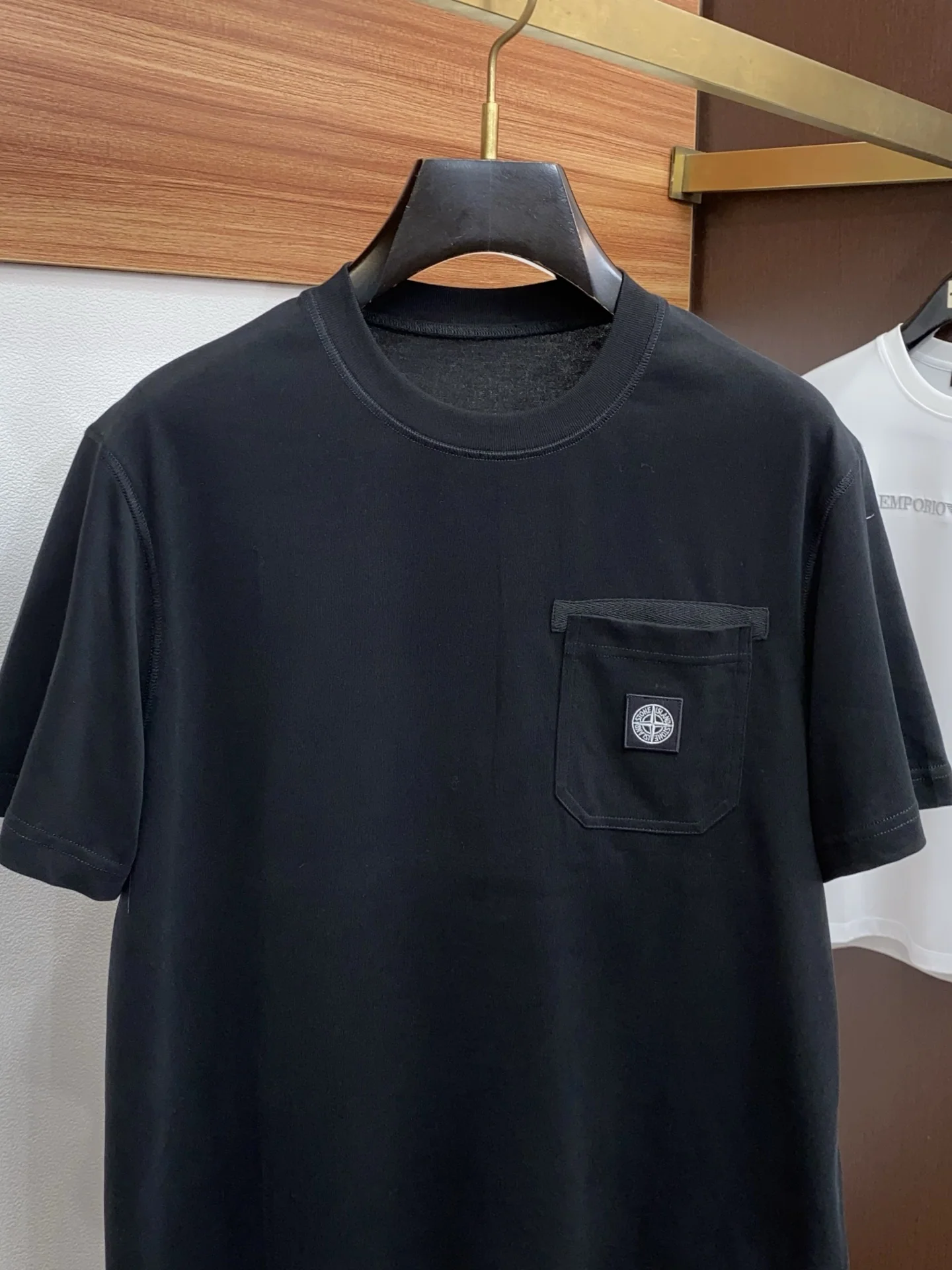 스톤아일랜드 장섬유 면 소재 반팔 셔츠 P240 상세 이미지 2