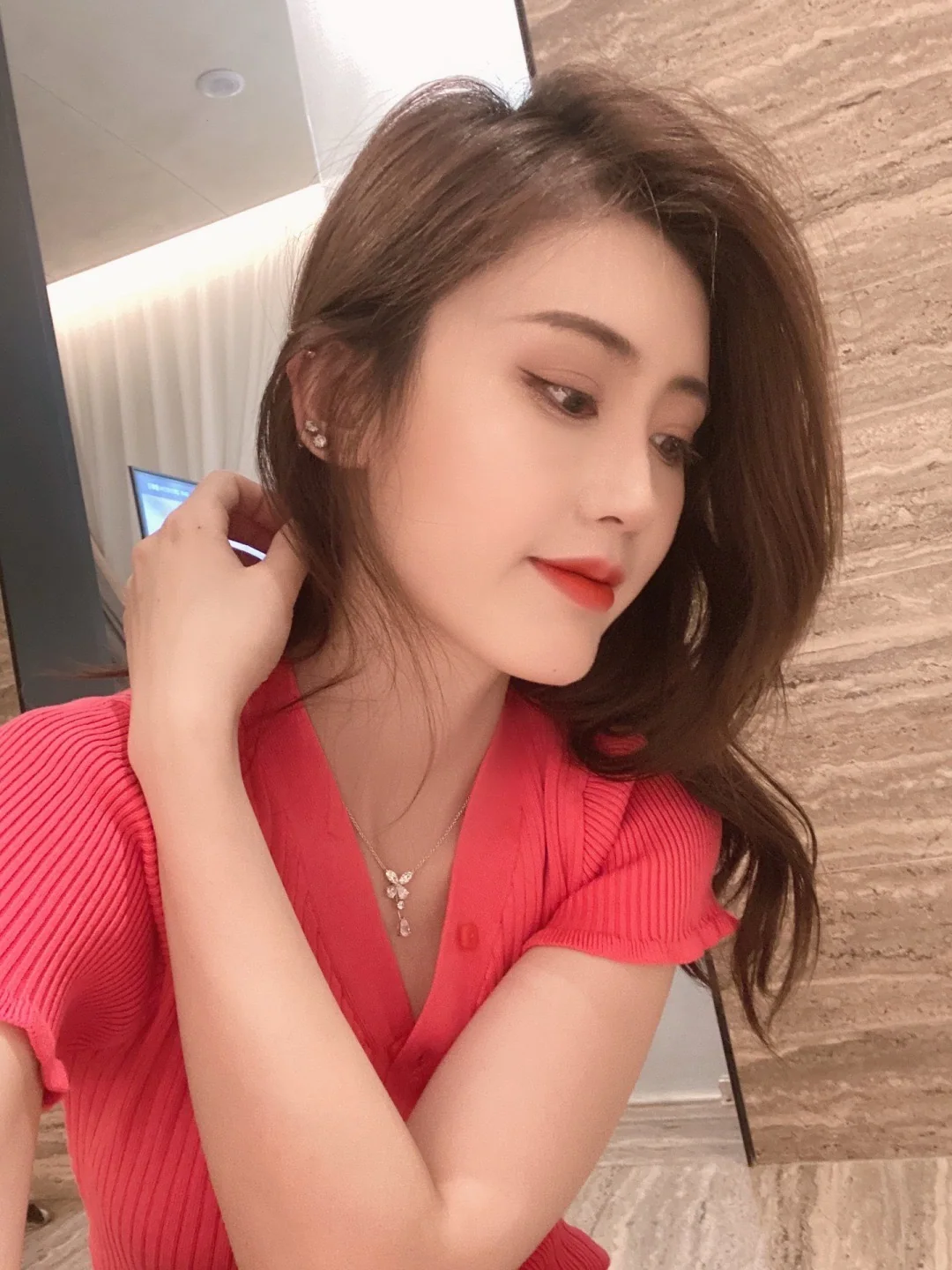 그라프 나비 모티프 다이아몬드 목걸이 상세 이미지 4