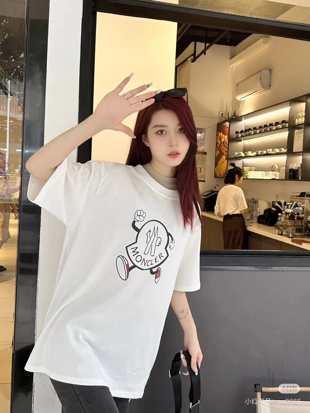 몽클레어 인형 무늬 암밴드 여성 반팔 셔츠 상세 이미지 9
