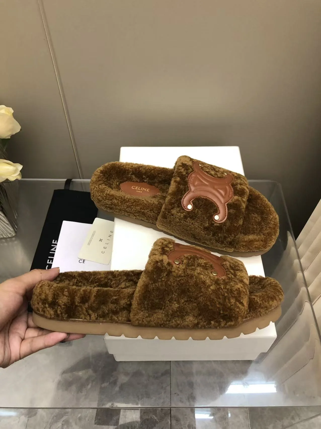 셀린느 울 자수 로고 슬리퍼 상세 이미지 2