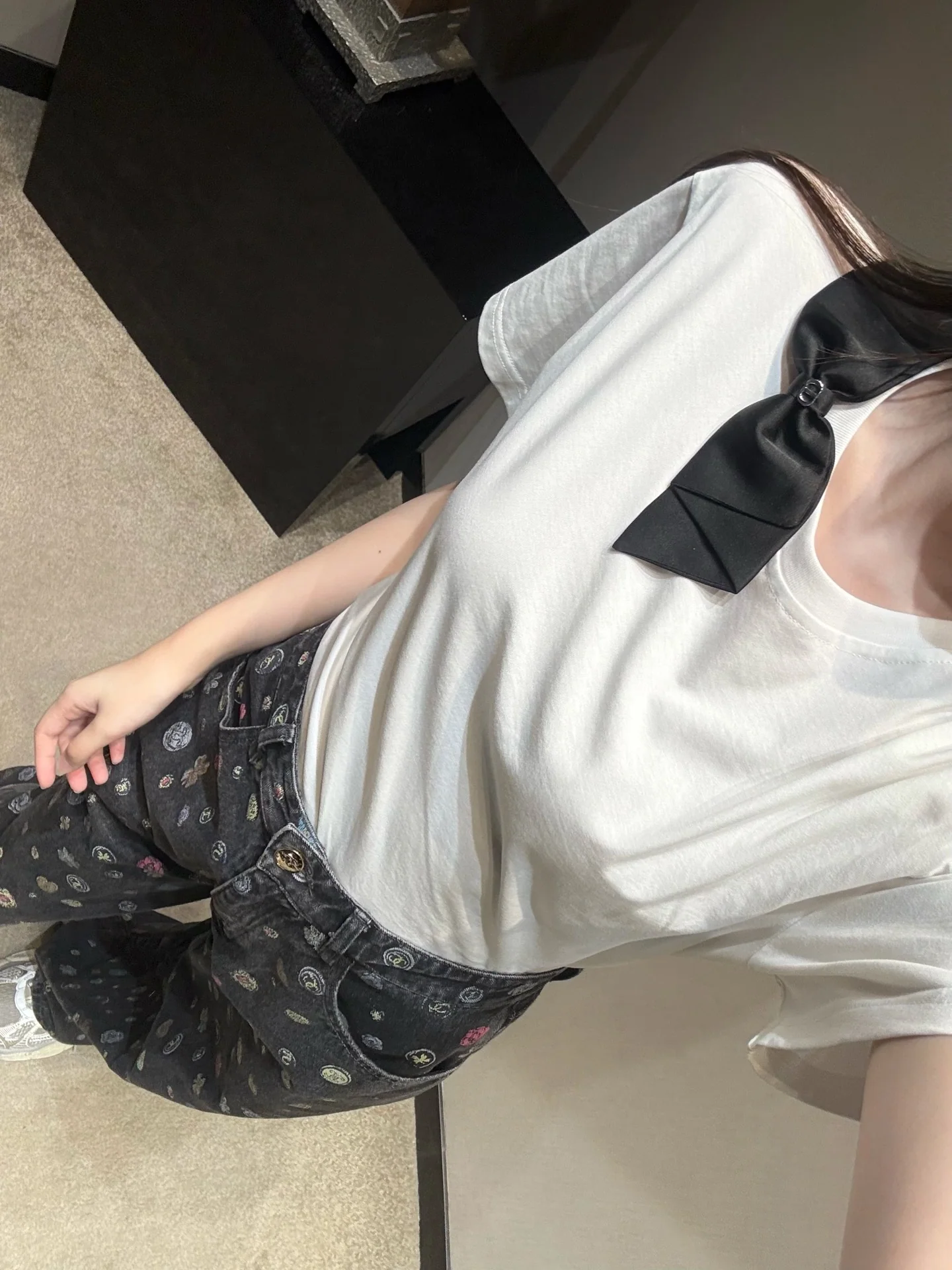 디올 여성 반팔 티셔츠 리본 장식 상세 이미지 5