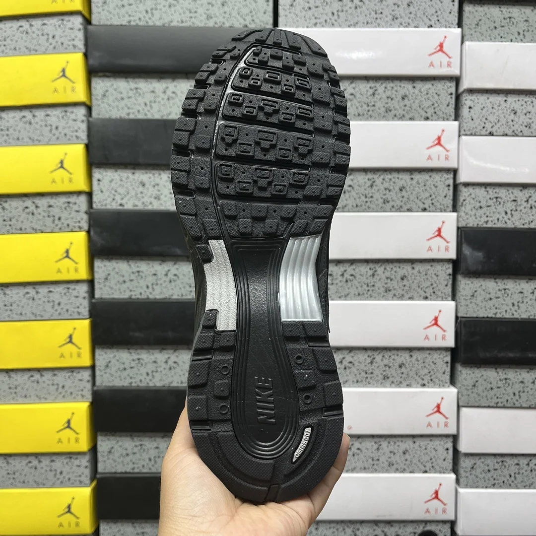 나이키 [CS] P 6000 HF0015-002 201543 Nike P-6000 Suede Anthracite Metallic Silver 상세 이미지 7
