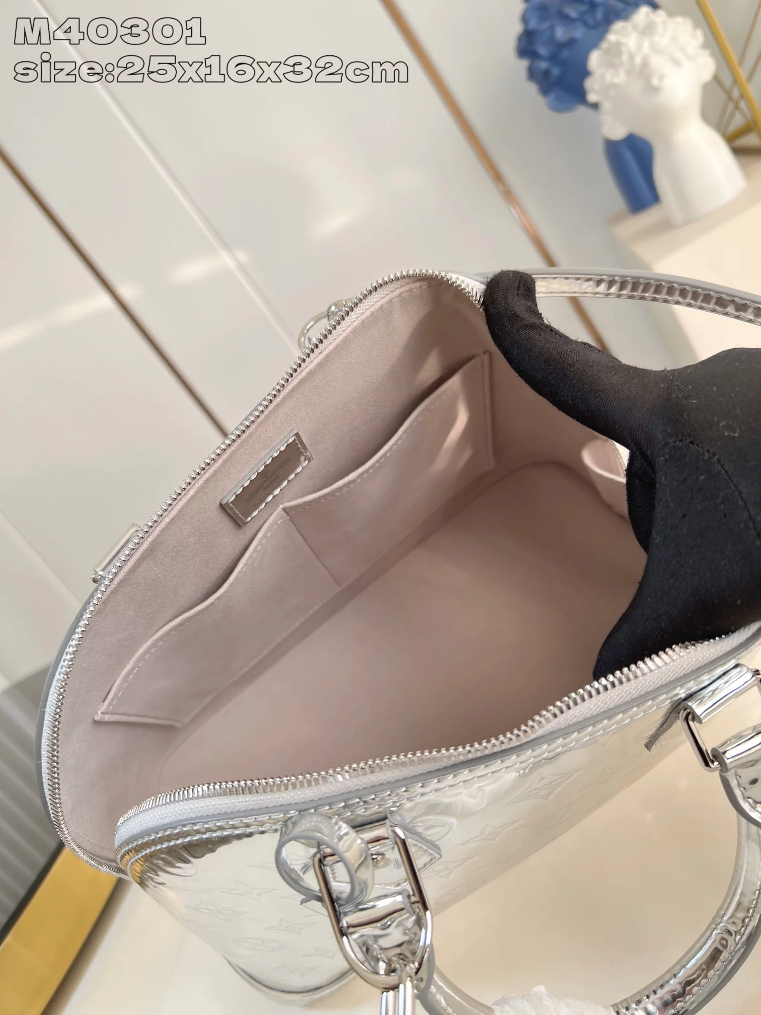 루이비통 알마 BB 에피 가죽 핸드백 M40301 상세 이미지 8