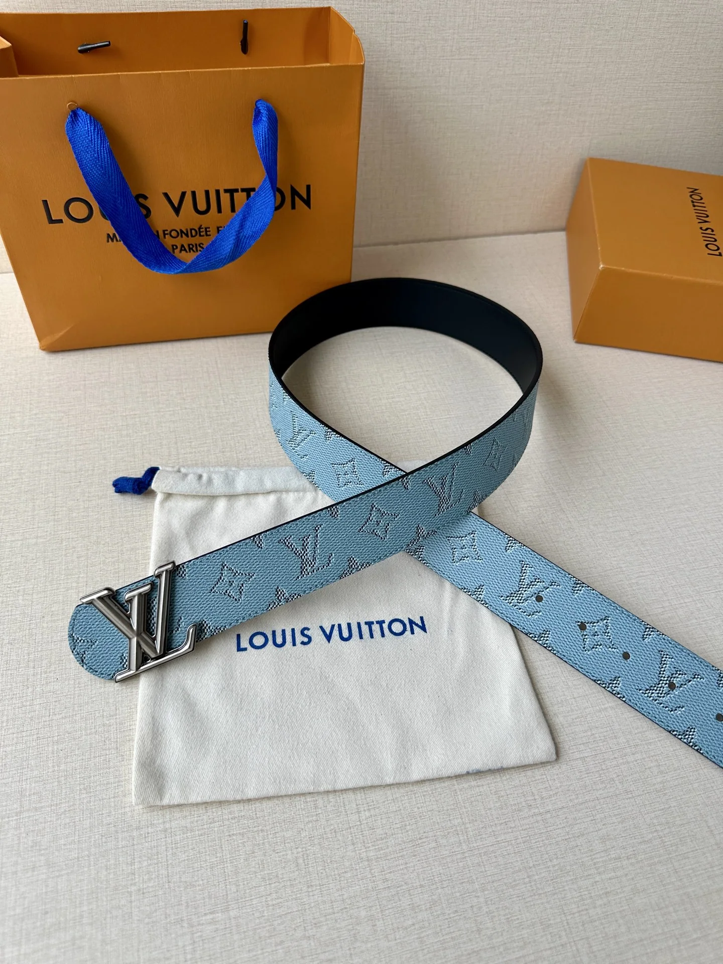 루이비통 LV 디멘션 모노그램 리버시블 벨트 상세 이미지 4