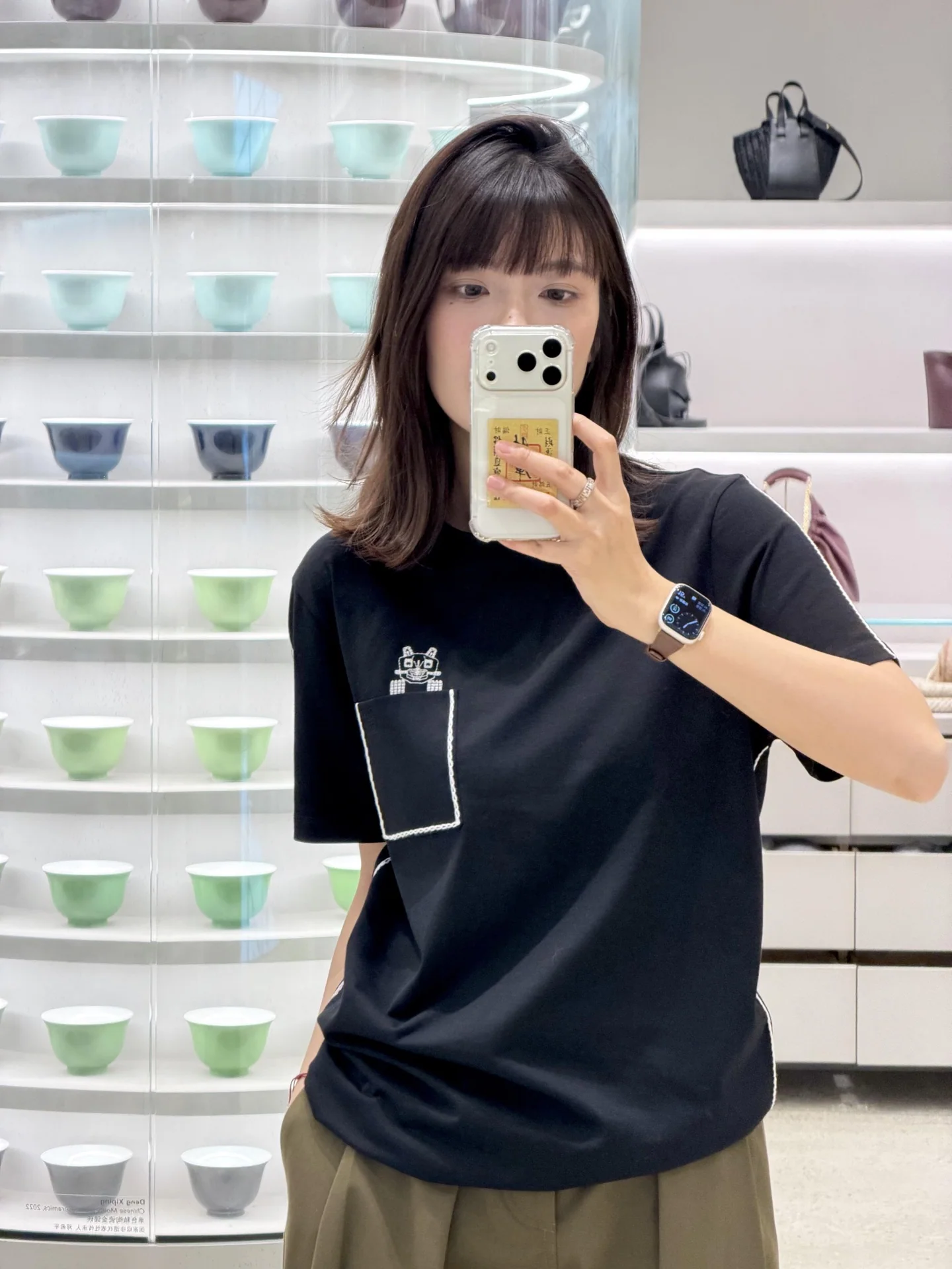루이비통 여성 코튼 자수 오버핏 반팔 티셔츠 5873 상세 이미지 3