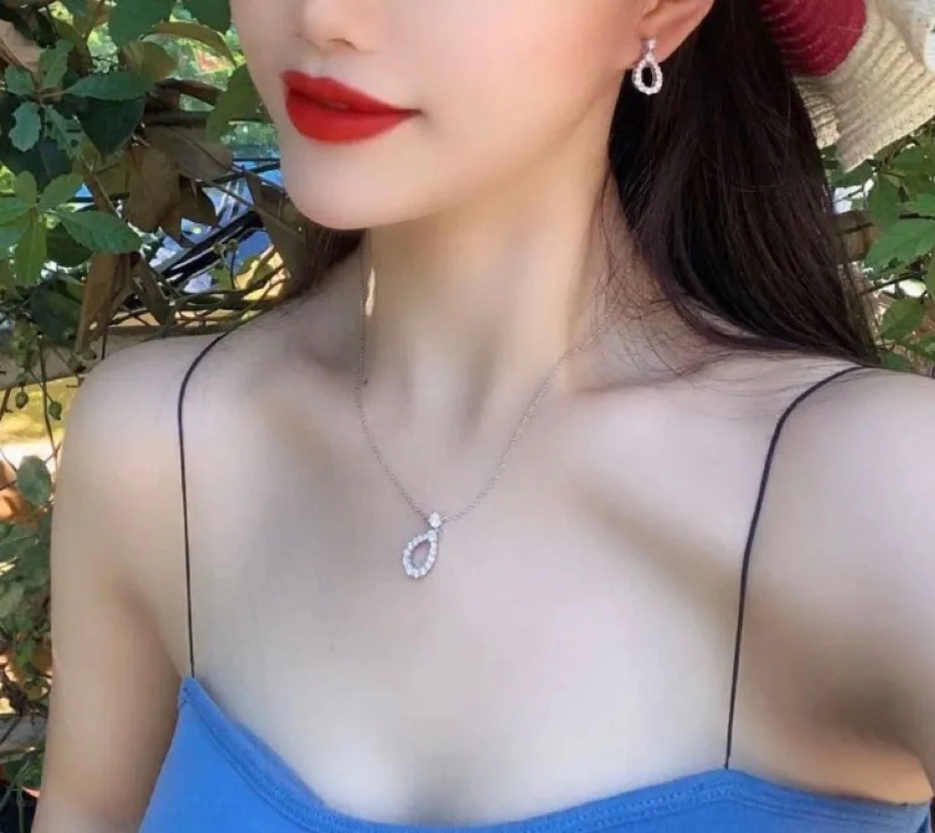 해리윈스턴 다이아몬드 장식 목걸이 상세 이미지 2