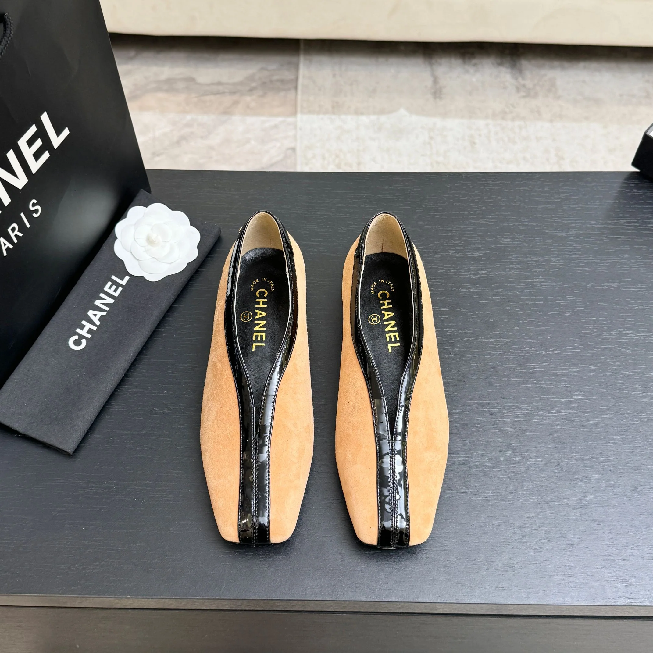 샤넬 26 C 더블 C 컬러블록 플랫슈즈 상세 이미지 1