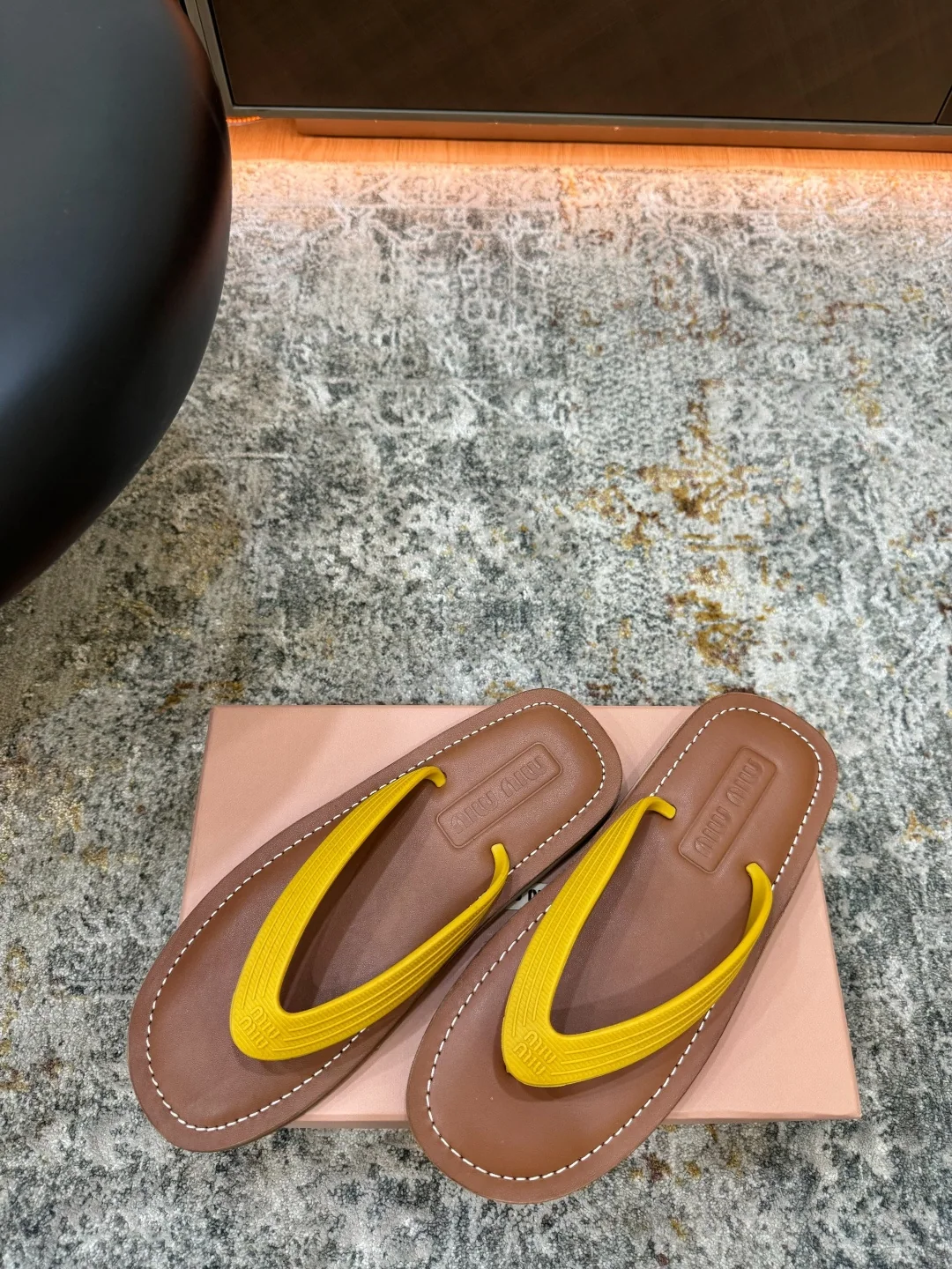 미우미우 신발 상세 이미지 3