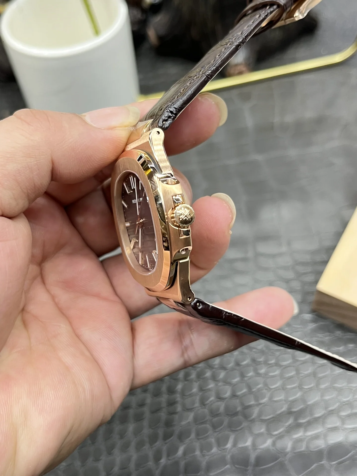 파텍필립 노틸러스 5711 자동 레더스트랩 그레이 다이얼 로즈골드 3 K 공장 레플리카 43986 Patek Philippe 상세 이미지 6