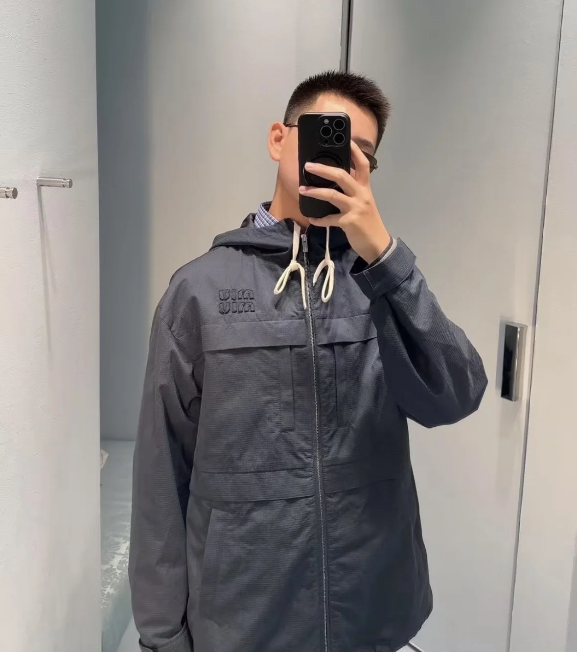 미우미우 3D 로고 후드 여성 자켓 상세 이미지 5