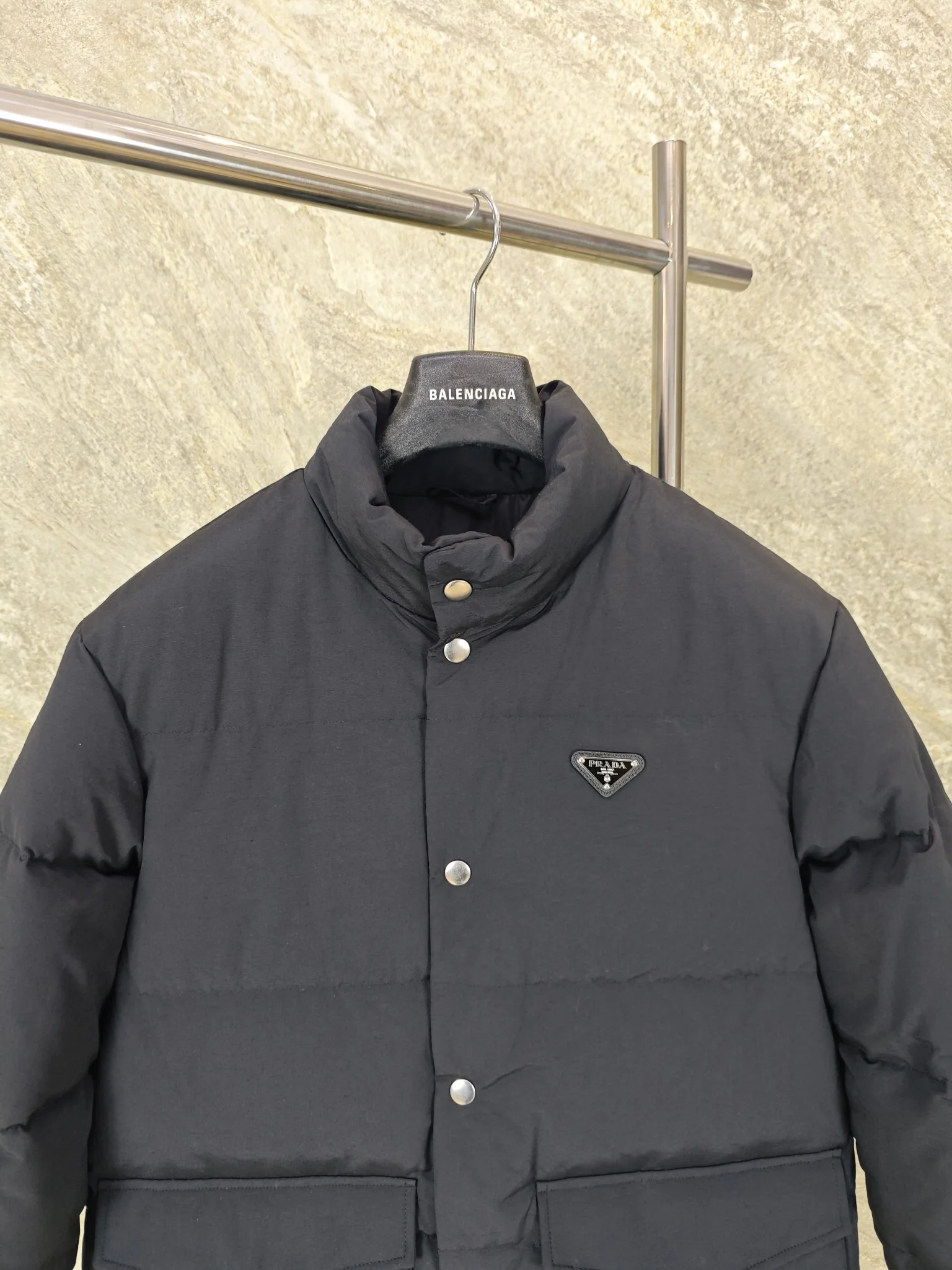 프라다 25 FW 고밀도 나일론 다운 남성 자켓 25FW 상세 이미지 3