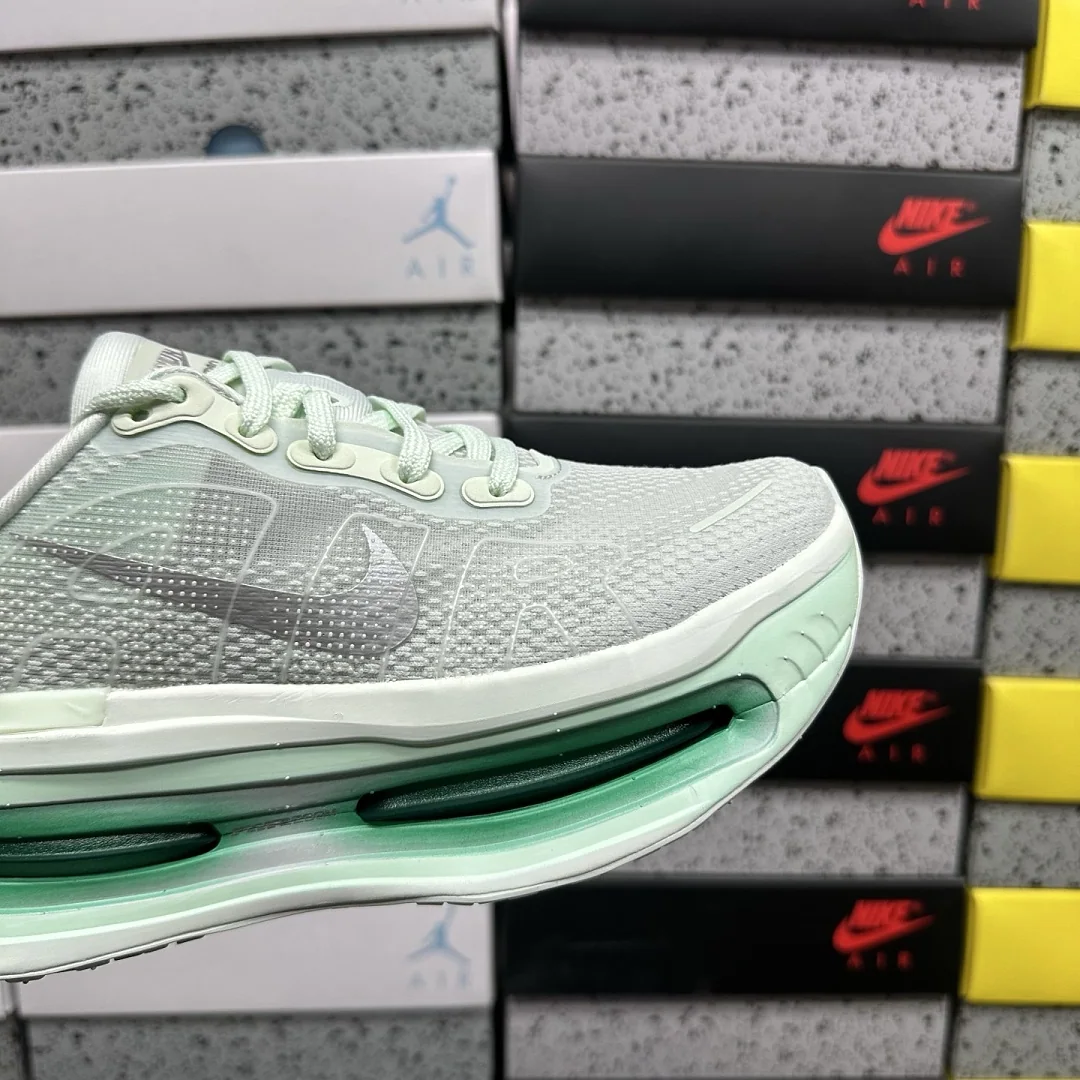 나이키 [M] 보메로 프리미엄 HM5973-300 201721 Nike Vomero Premium Barely Green 상세 이미지 3