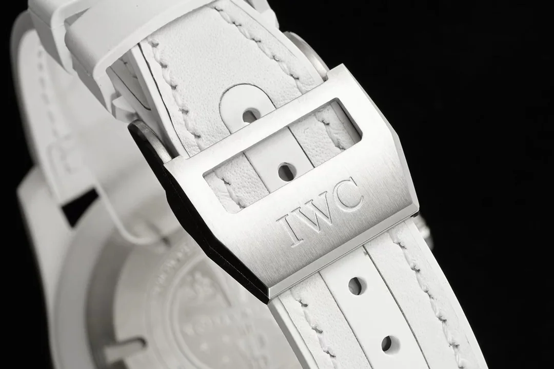 IWC 파일럿 크로노그래프 인스피레이션 4 세라믹 시계 상세 이미지 6