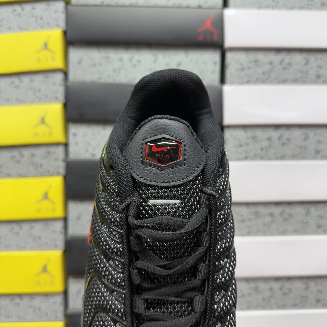 나이키 [BD] 에어 맥스 플러스 DO6383-001 201863 Nike Air Max Plus Metal Mesh Black Red 상세 이미지 3