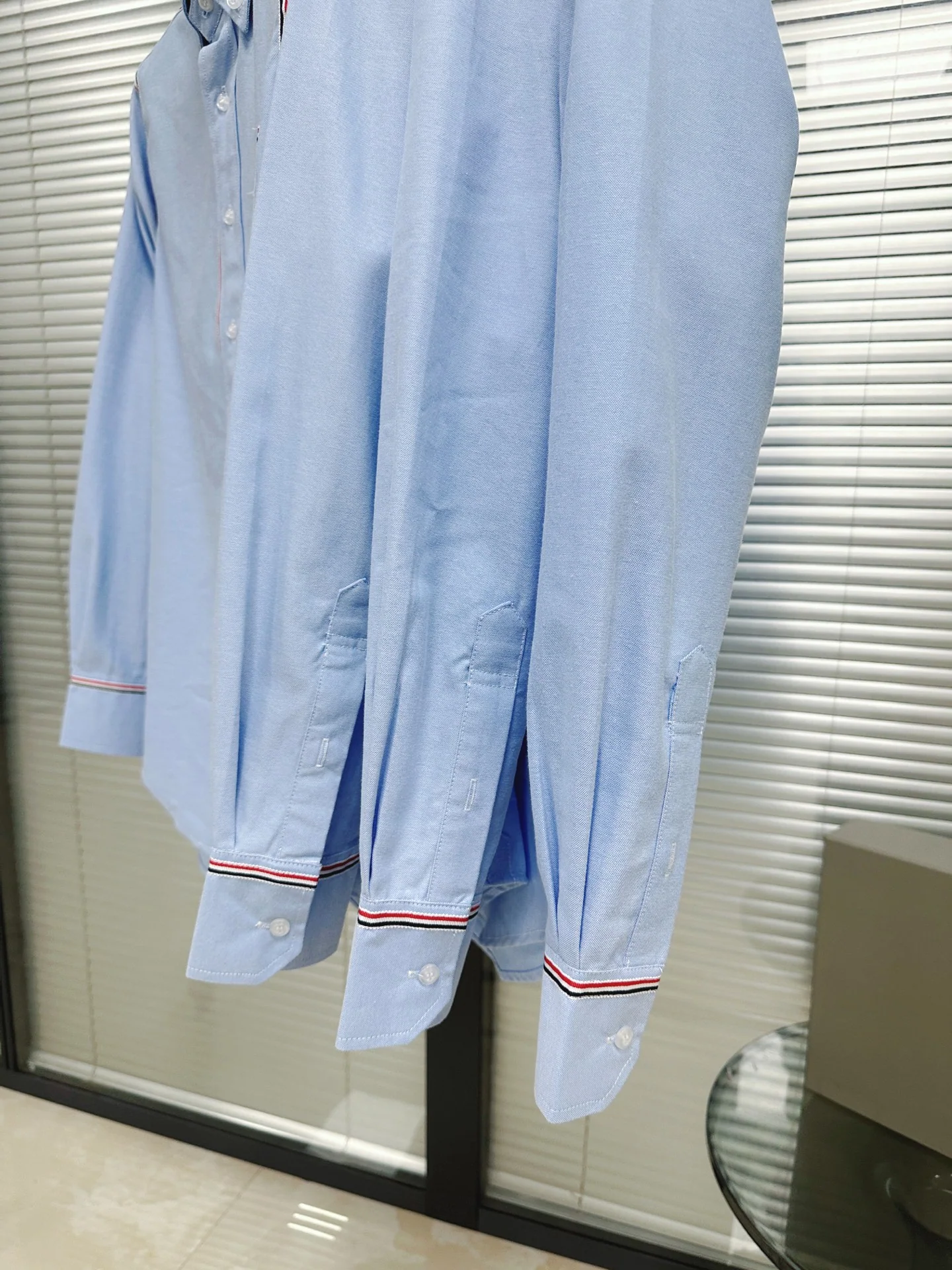 톰브라운 남성 긴팔 옥스포드 셔츠 리본 장식 상세 이미지 6