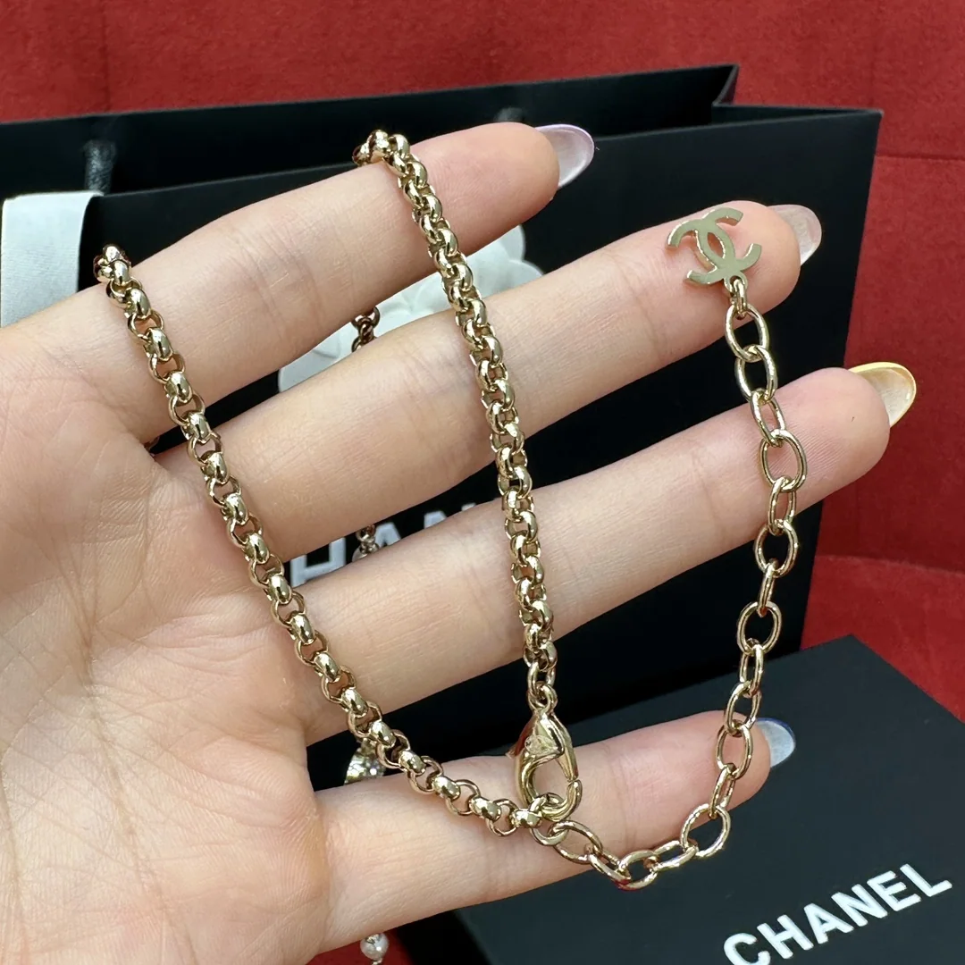 샤넬 카멜리아 진주 라인스톤 더블 C 롱 목걸이 상세 이미지 5
