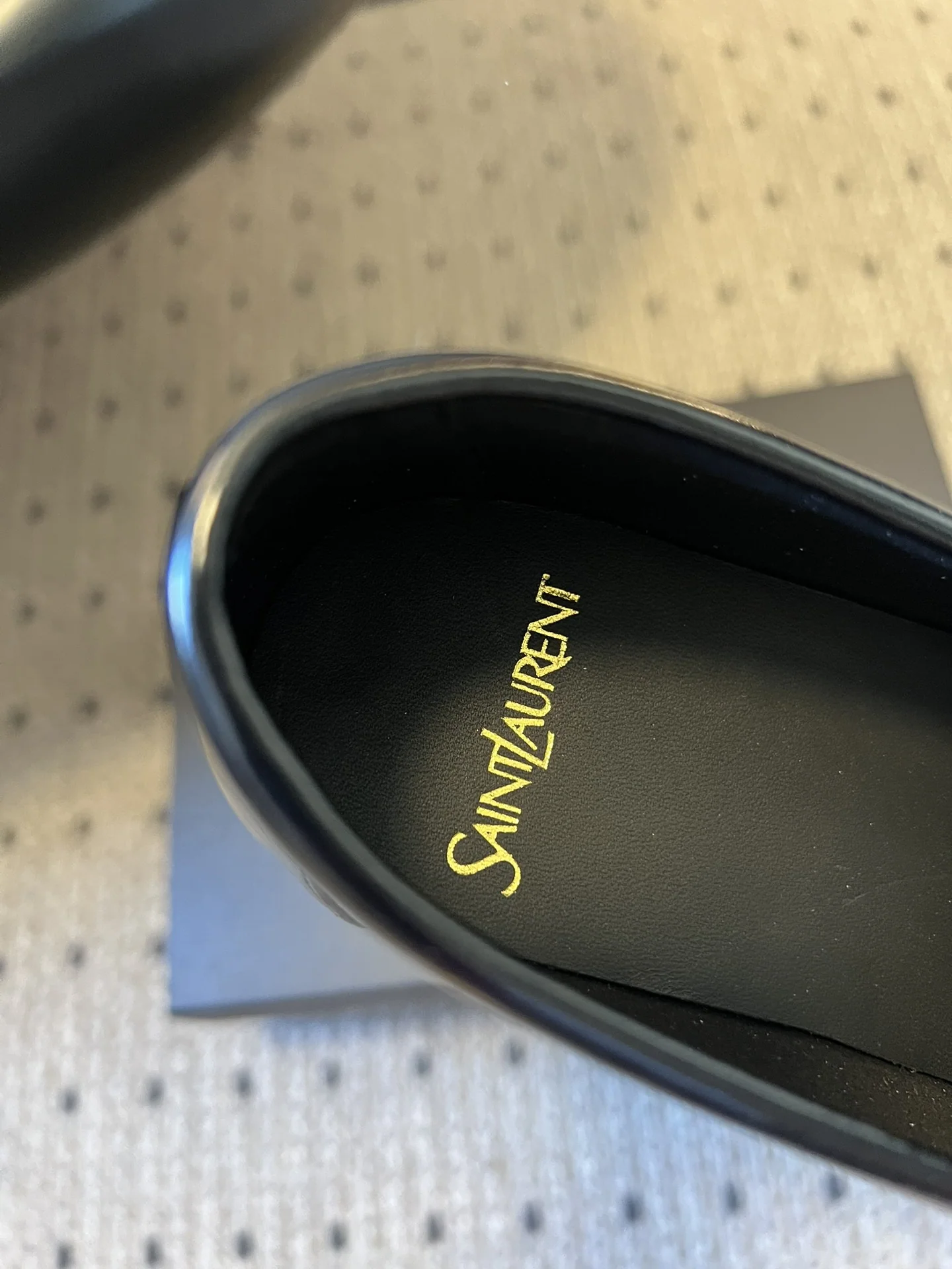생로랑 YSL 메탈 로고 주름 로퍼 9378 상세 이미지 8