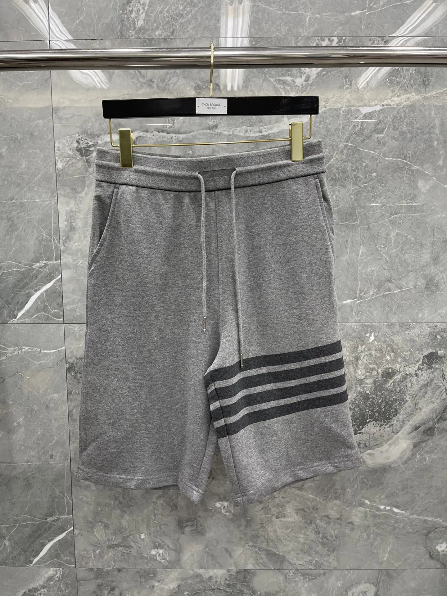 톰브라운 컬러 블록 코튼 남성 반바지 상세 이미지 1