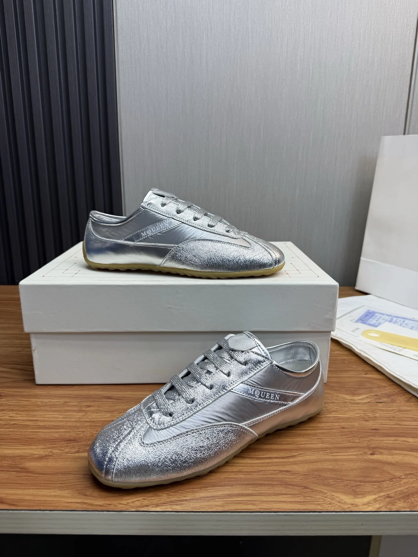 알렉산더맥퀸 메시 소재 스니커즈 상세 이미지 4