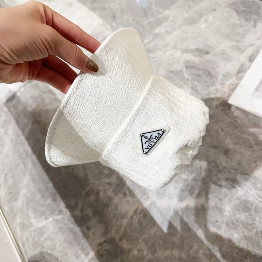 프라다 삼각 패치 어부 모자 상세 이미지 6