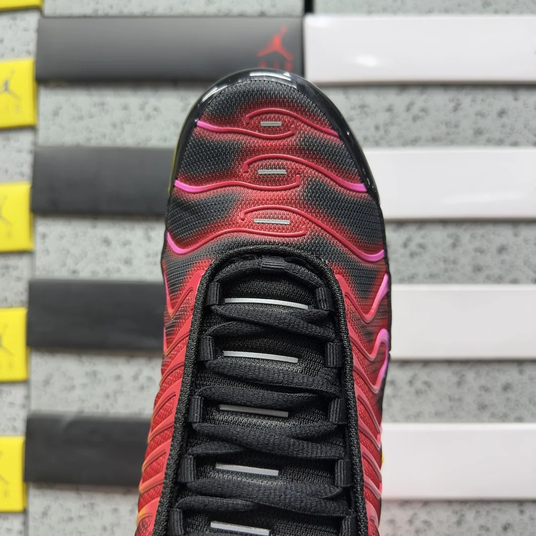 나이키 [TK] 에어 맥스 플러스 DA1472-600 201976 Nike Air Max Plus Supreme University Red 상세 이미지 3
