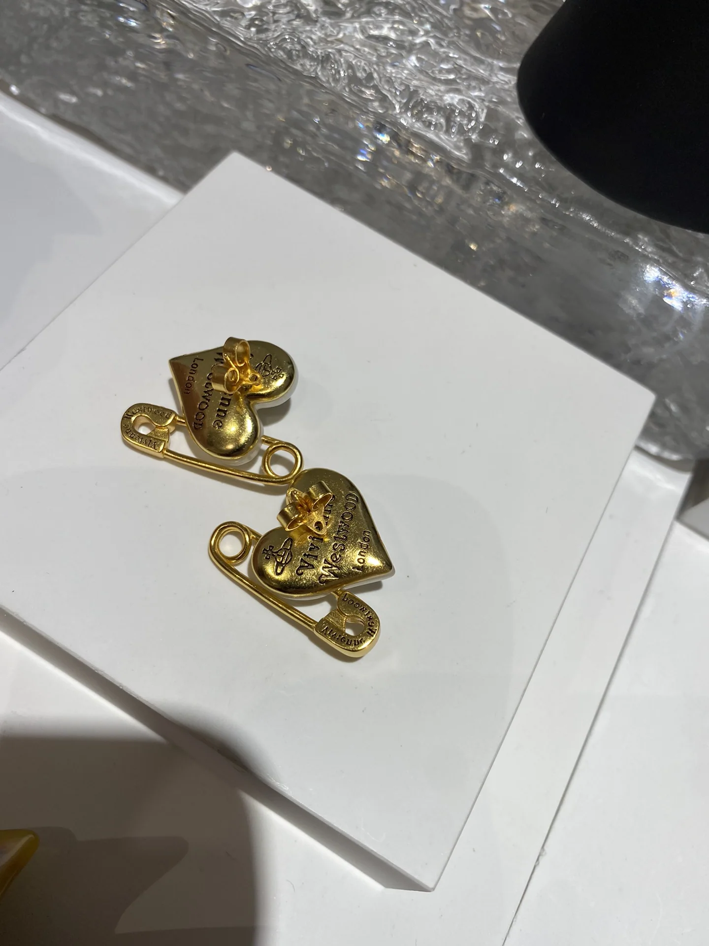 비비안웨스트우드 귀걸이 64944 Vivienne Westwood Earrings 상세 이미지 8