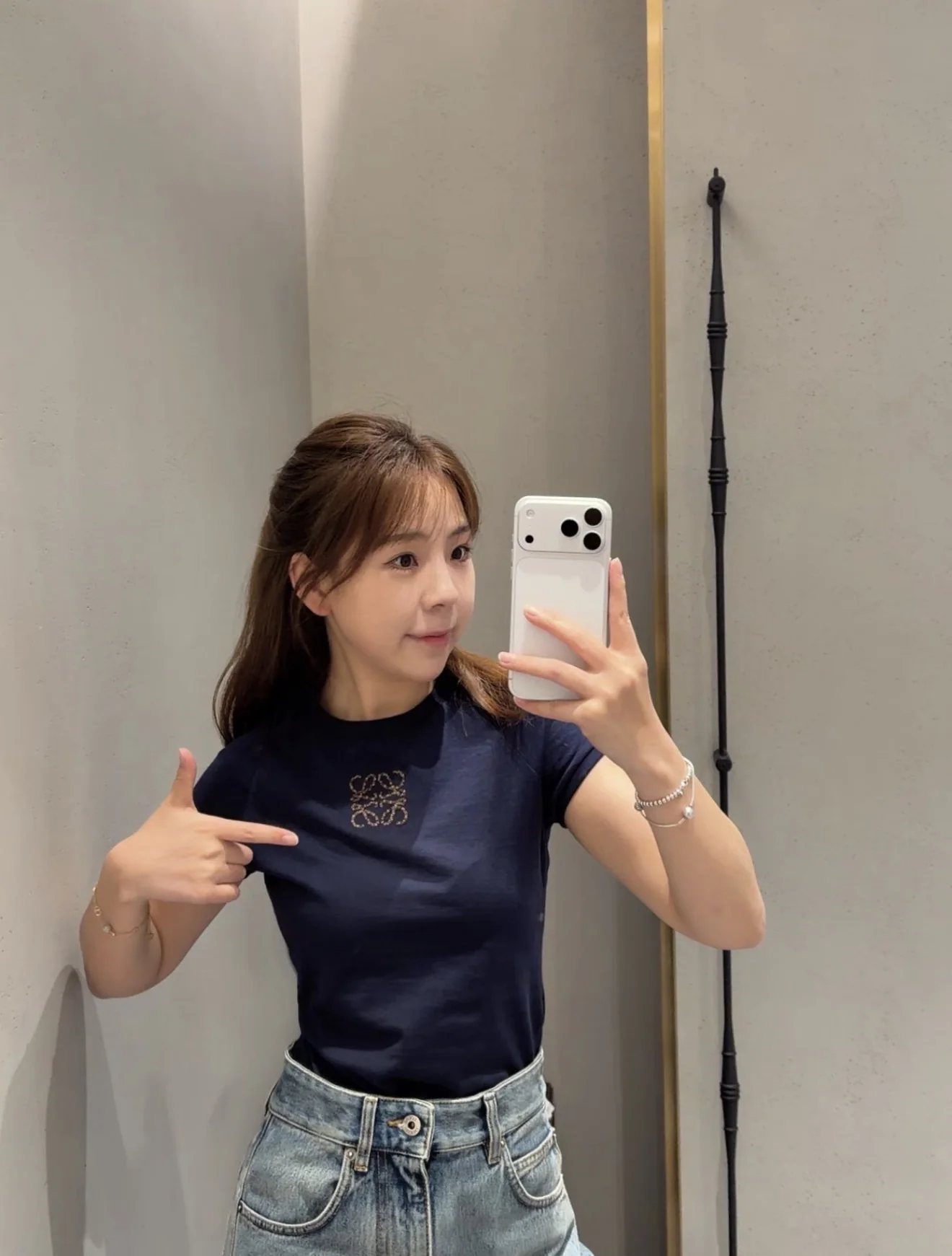 로에베 여성 반팔 상세 이미지 6