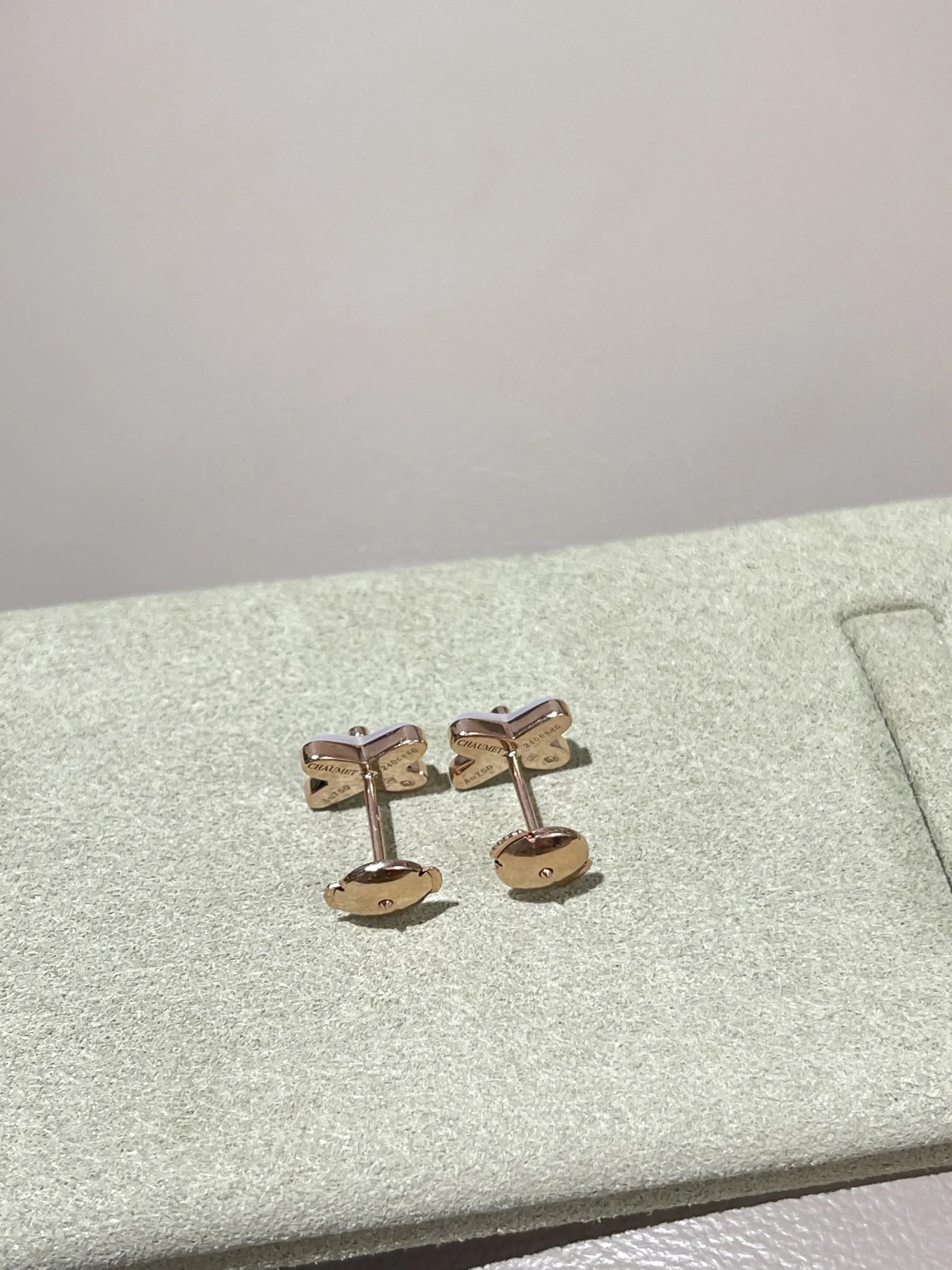 쇼메 화이트 셸 귀걸이 상세 이미지 3