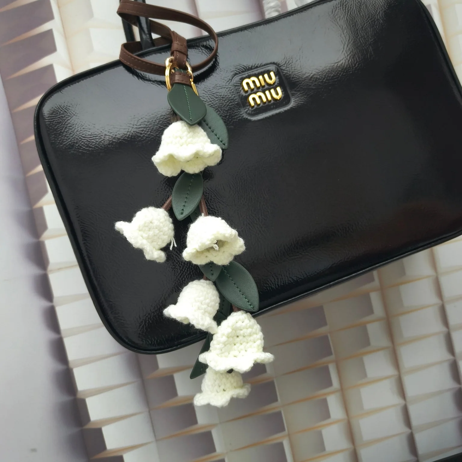 미우미우 은방울꽃 부케 패턴 키링 135675