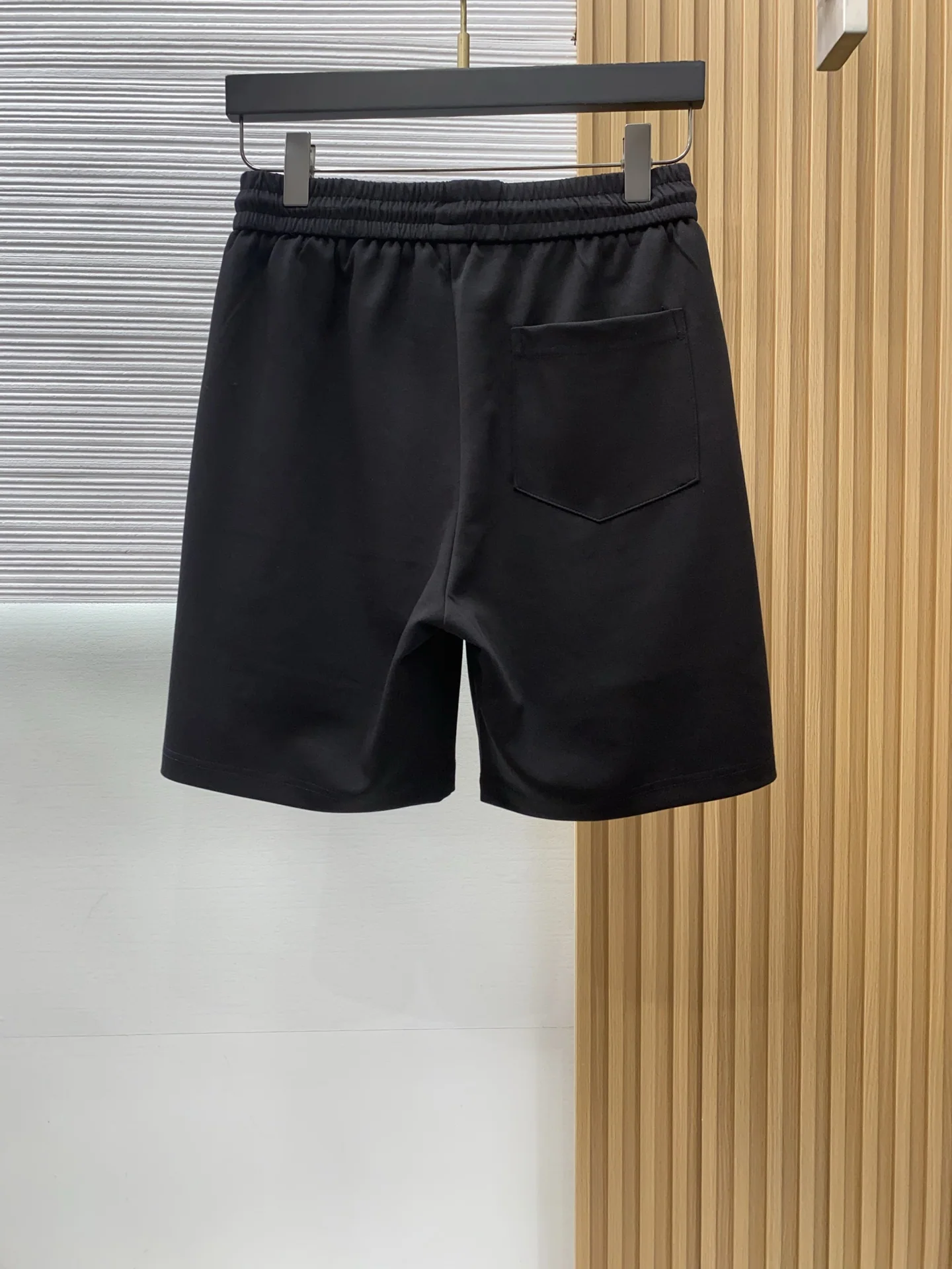 루이비통 남성 오리지널핏 코튼 스트레치 반바지 상세 이미지 8