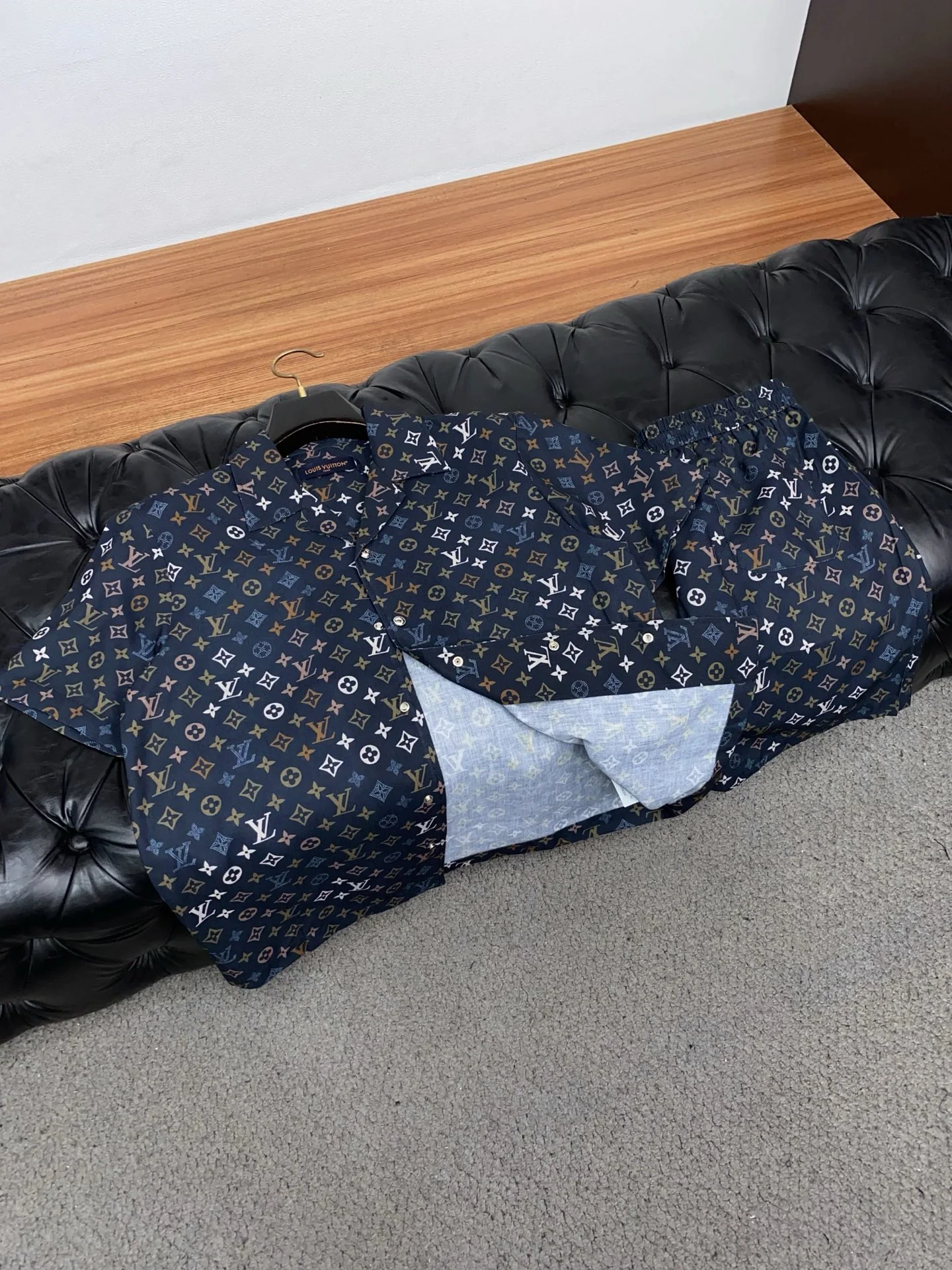 루이비통 남성 린넨 반바지 세트 상세 이미지 7