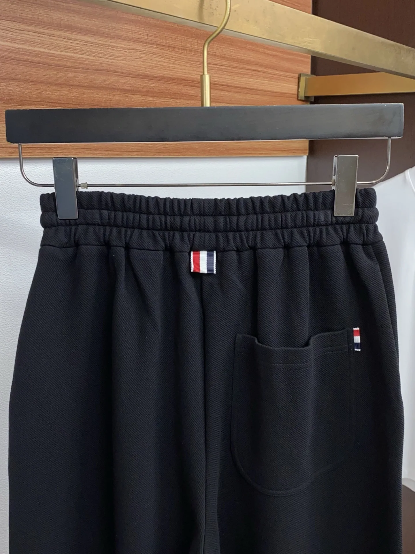 톰브라운 와이드 레그 남성 반바지 상세 이미지 10