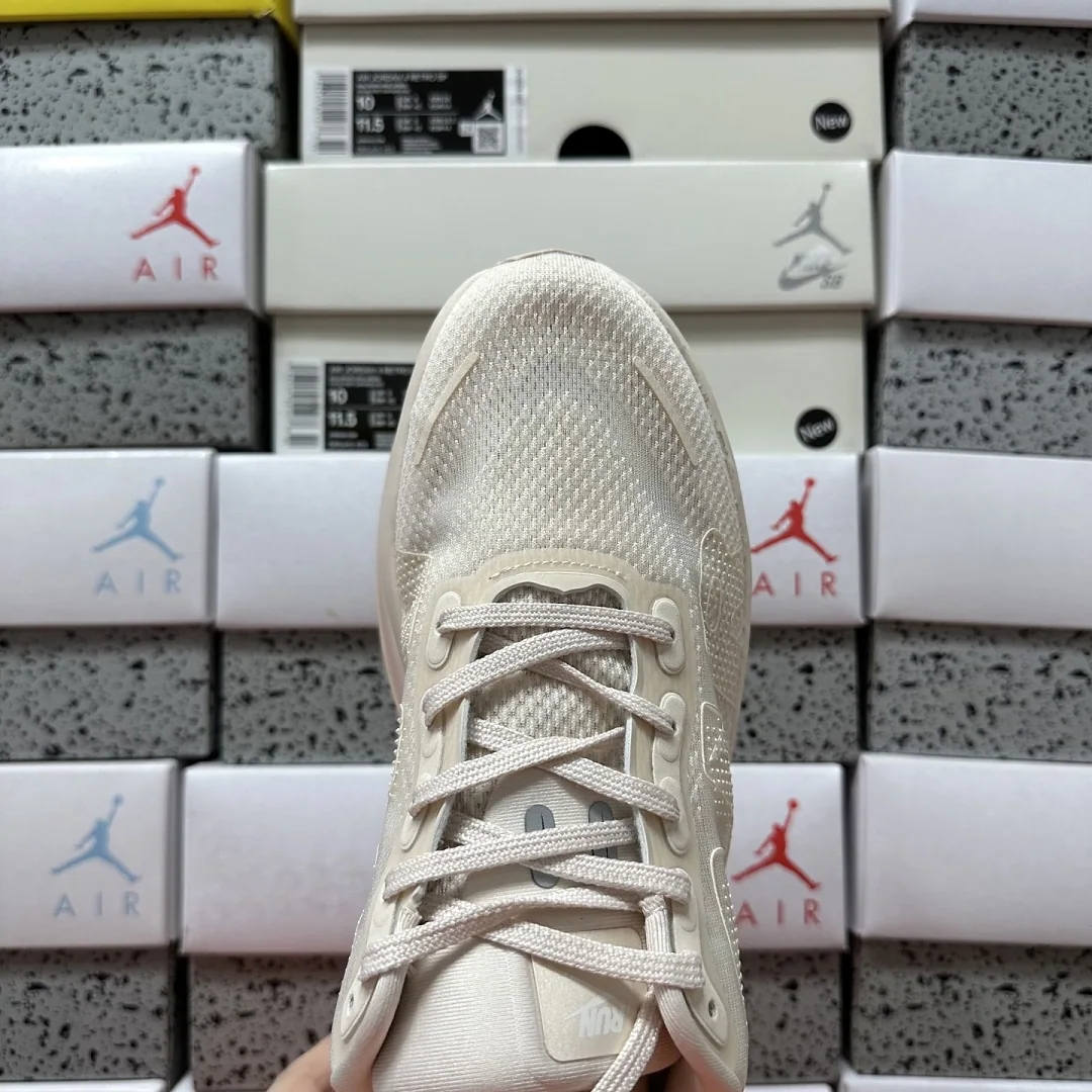 나이키 [5A] 보메로 프리미엄 아이보리 HQ2050-835 201642 Nike Vomero Premium 상세 이미지 2
