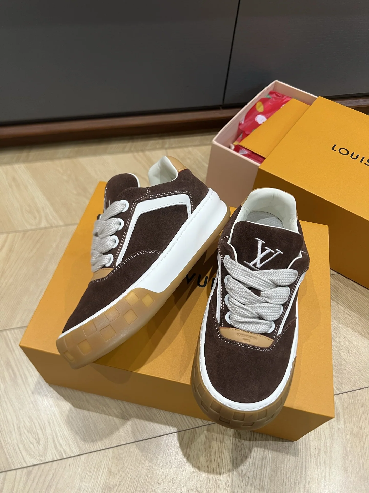 루이비통 LV 26 경사 커플 스케이트보드 신발 상세 이미지 4